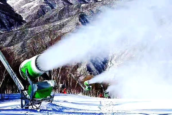 造雪機(jī)對滑雪場的作用您們了解多少呢？